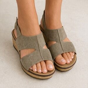 Clarks Wedge Sandals Womens 9M Taupe Grey Leather Cork Platform Slingback